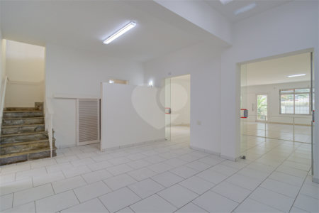 Sobrado à venda com 4 quartos, sendo 2 suítes,  em Brooklin, São Paulo, SP