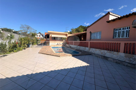 Casa Térrea à venda com 3 quartos em Vila Áurea, Poá, SP