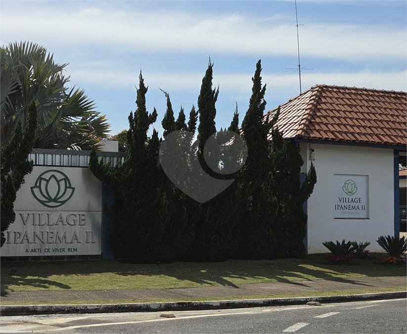 Casa à venda com 4 quartos, sendo 1 suíte, no condomínio Village Ipanema 2, Araçoiaba da Serra - SP