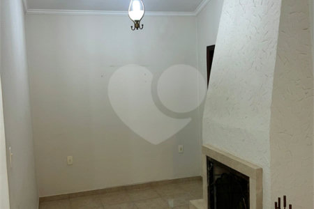 Casa à venda com 2 suítes no condomínio Recanto dos Ipes, Atibaia - SP
