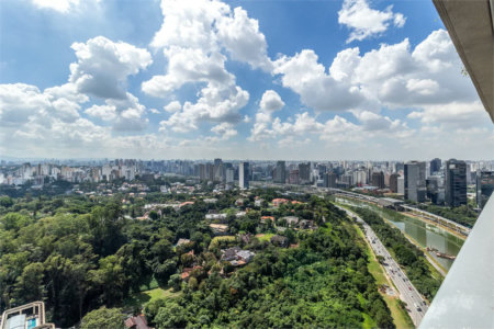 Apartamento à venda ou para alugar com 4 quartos, sendo 3 suítes,  em Jardim Morumbi, São Paulo, SP