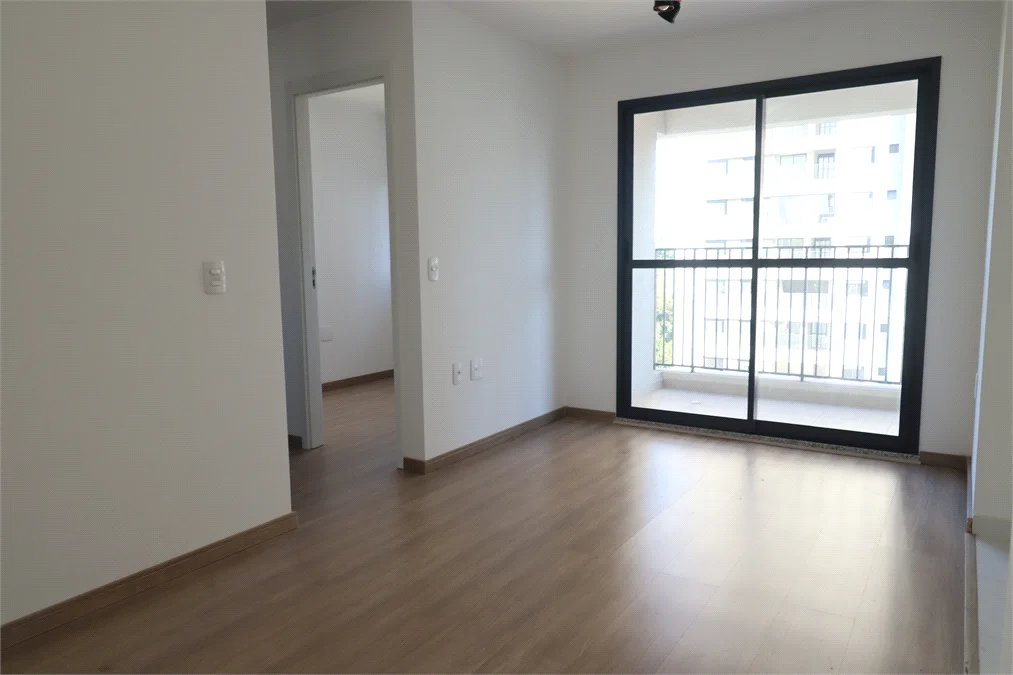 Apartamento à venda com 3 quartos, sendo 1 suíte, em Vila Anastácio, São Paulo, SP