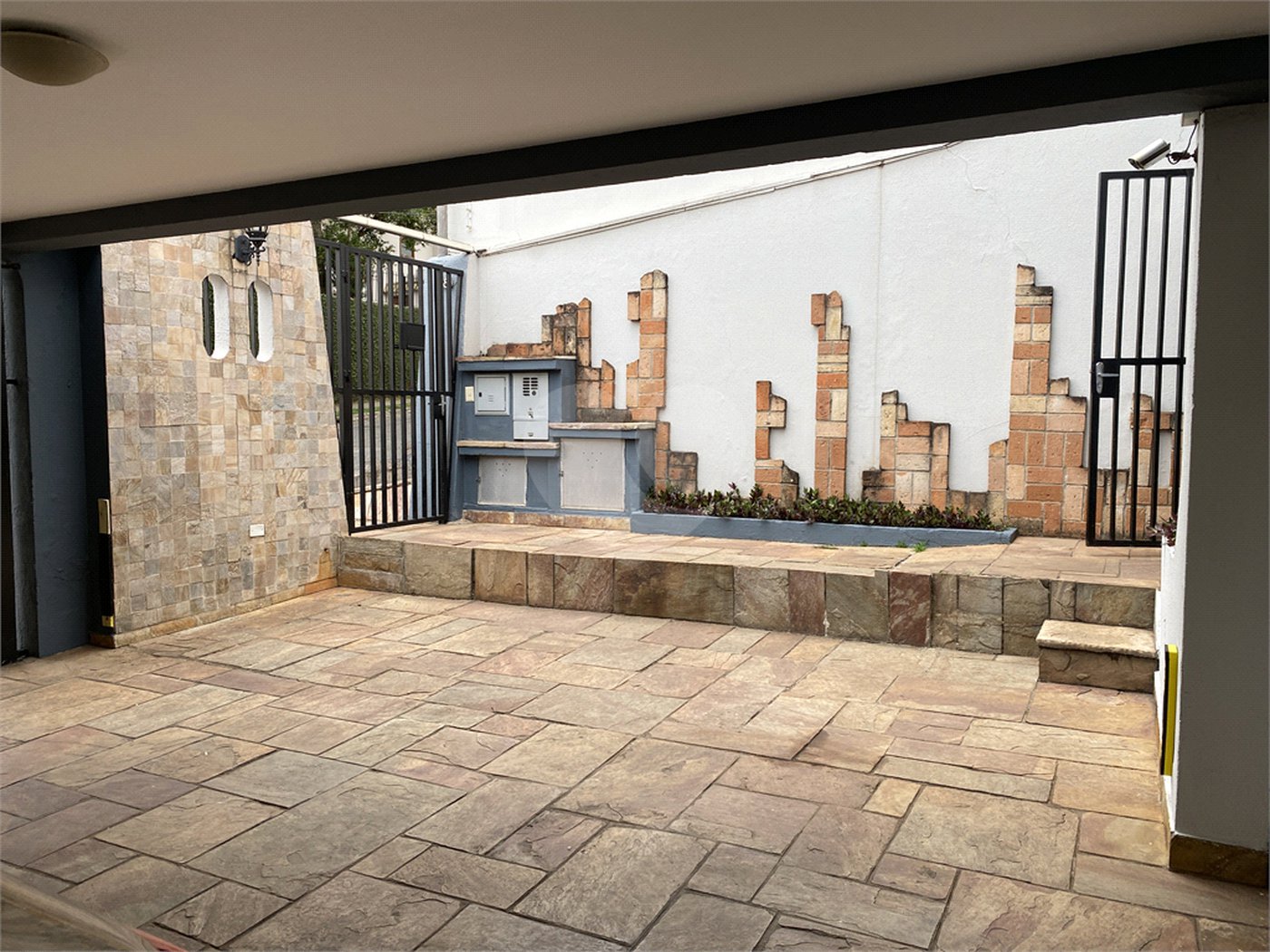 Casa à venda com 3 suítes em Jardim Leonor, São Paulo, SP