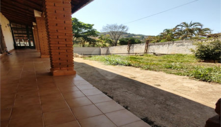 Chácara à venda com 5 quartos, sendo 3 suítes, em Chácaras Fernão Dias, Atibaia, SP