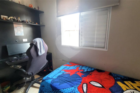 Sobrado à venda com 3 quartos, sendo 1 suíte, em Vila Nivi, São Paulo, SP