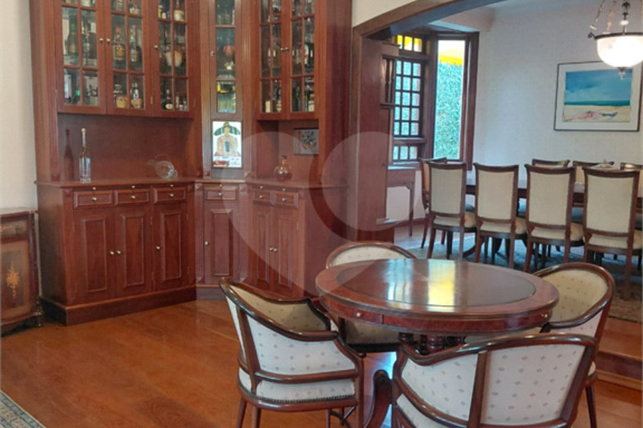 Casa à venda com 4 suítes no condomínio Ville Bourghese, São Paulo - SP