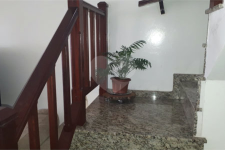 Sobrado à venda com 3 quartos, sendo 1 suíte,  em Vila Caputera, Mogi das Cruzes, SP