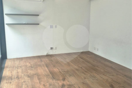 Casa de Vila à venda com 4 quartos, sendo 3 suítes, em Chácara Santo Antônio, São Paulo, SP
