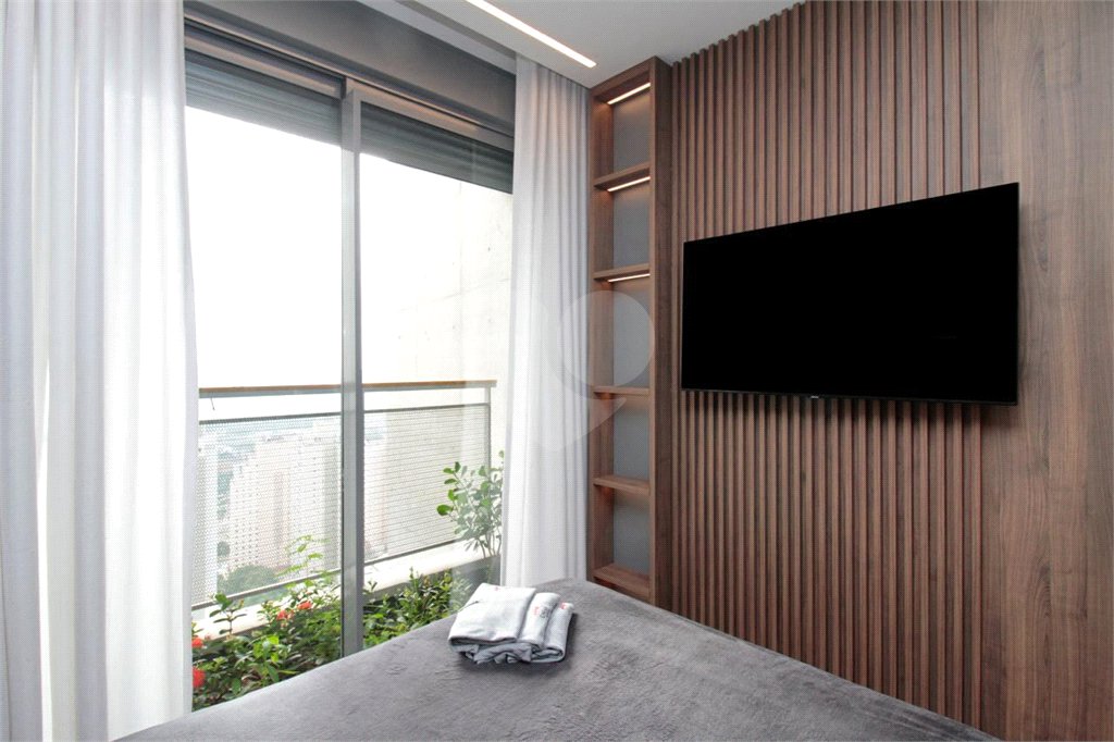Apartamento à venda ou para alugar com 3 quartos, sendo 1 suíte, em Jardim das Acácias, São Paulo, SP
