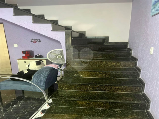 Sobrado à venda com 3 quartos, sendo 1 suíte,  em Vila Galvão, Guarulhos, SP