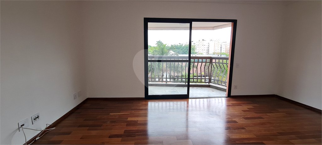 Apartamento para alugar com 3 quartos, sendo 1 suíte, em Chácara Santo Antônio, São Paulo, SP