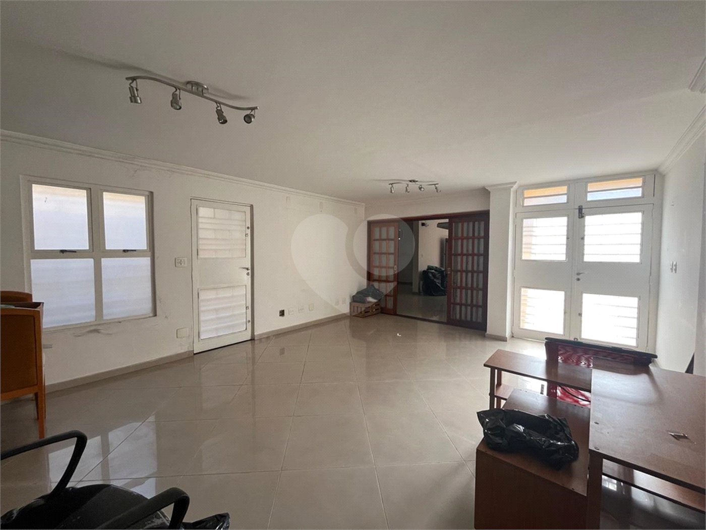 Sobrado à venda com 4 quartos, sendo 1 suíte,  em Vila Cordeiro, São Paulo, SP