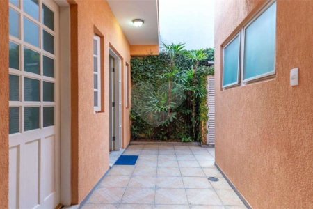 Sobrado à venda com 4 quartos, sendo 2 suítes, em Jardim Paulistano, São Paulo, SP