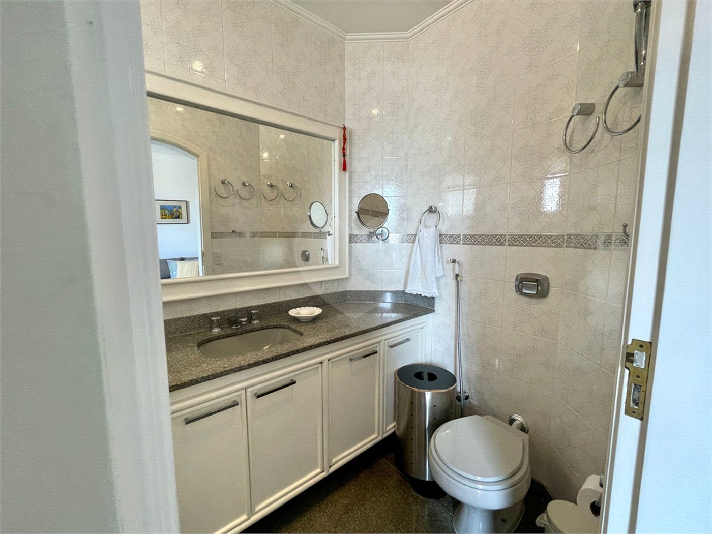 Apartamento à venda com 4 quartos, sendo 3 suítes, em Campo Belo, São Paulo, SP