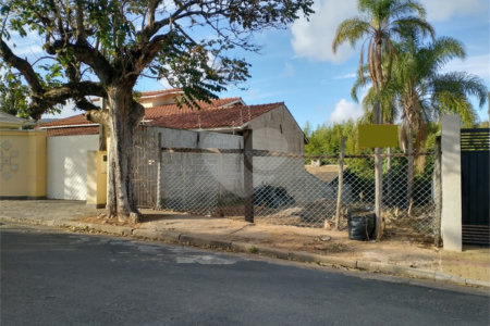 Terreno à venda em Vila Gardênia, Atibaia, SP