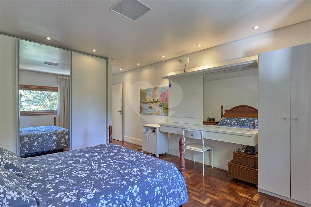 Casa à venda com 4 quartos, sendo 2 suítes, em Brooklin, São Paulo, SP