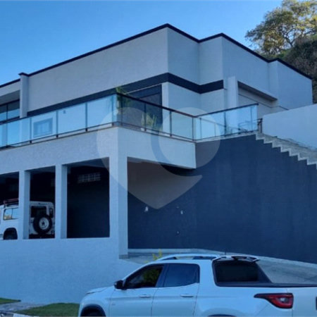 Casa à venda com 4 suítes no condomínio Osato, Atibaia - SP