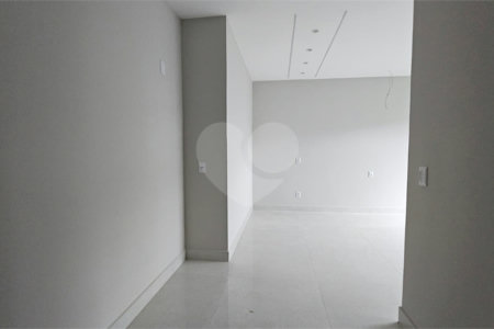 Casa à venda com 3 quartos, sendo 1 suíte, no condomínio Grand Park, Rio de Janeiro - RJ