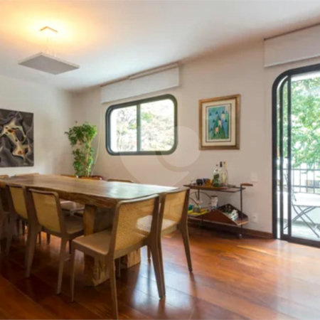 Duplex à venda com 5 quartos, sendo 4 suítes,  em Cerqueira César, São Paulo, SP