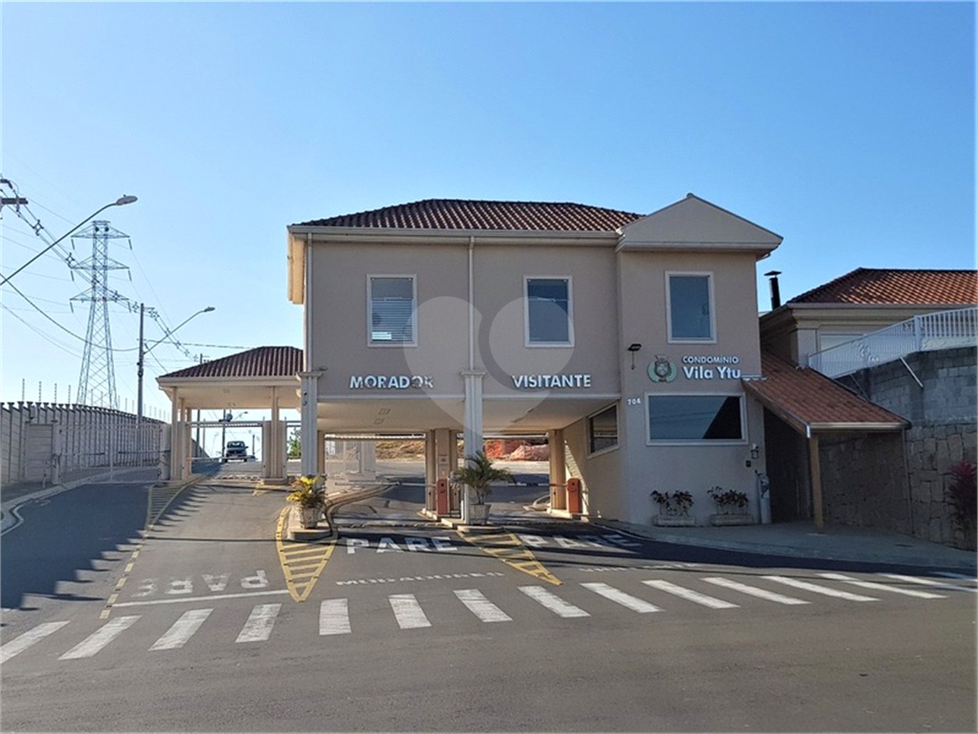 Casa à venda com 3 quartos, sendo 1 suíte,  no condomínio Vila Ytu, Indaiatuba - SP