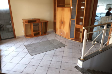 Casa à venda com 4 quartos, sendo 3 suítes, no condomínio Arujá 5, Arujá - SP