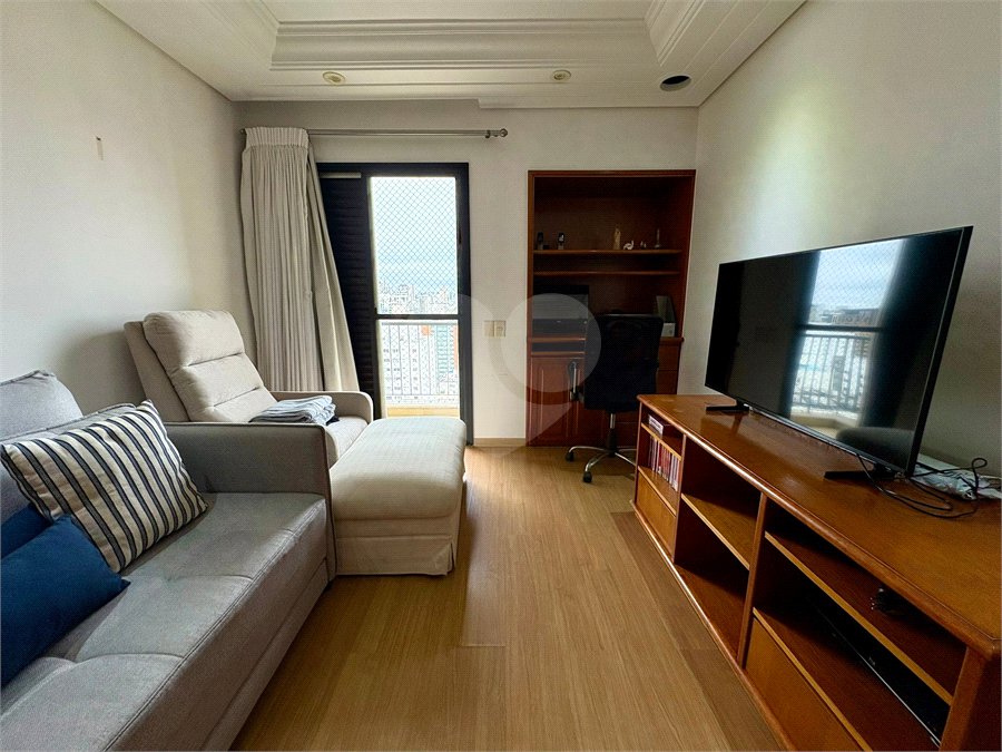 Apartamento à venda com 4 quartos, sendo 1 suíte, em Moema, São Paulo, SP