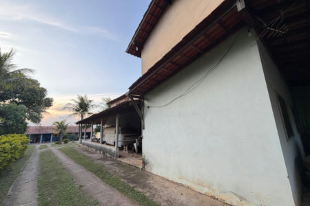 Casa Térrea à venda com 9 quartos, sendo 2 suítes, no condomínio Seranila, Monte Mor - SP