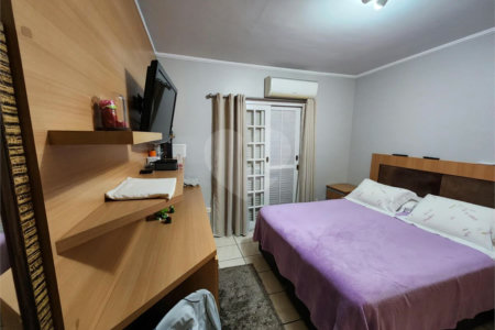 Sobrado à venda com 3 quartos, sendo 1 suíte,  em Jardim Ana Maria, São Paulo, SP