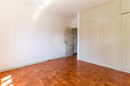 Casa à venda com 3 quartos, sendo 1 suíte,  em Brooklin Paulista, São Paulo, SP