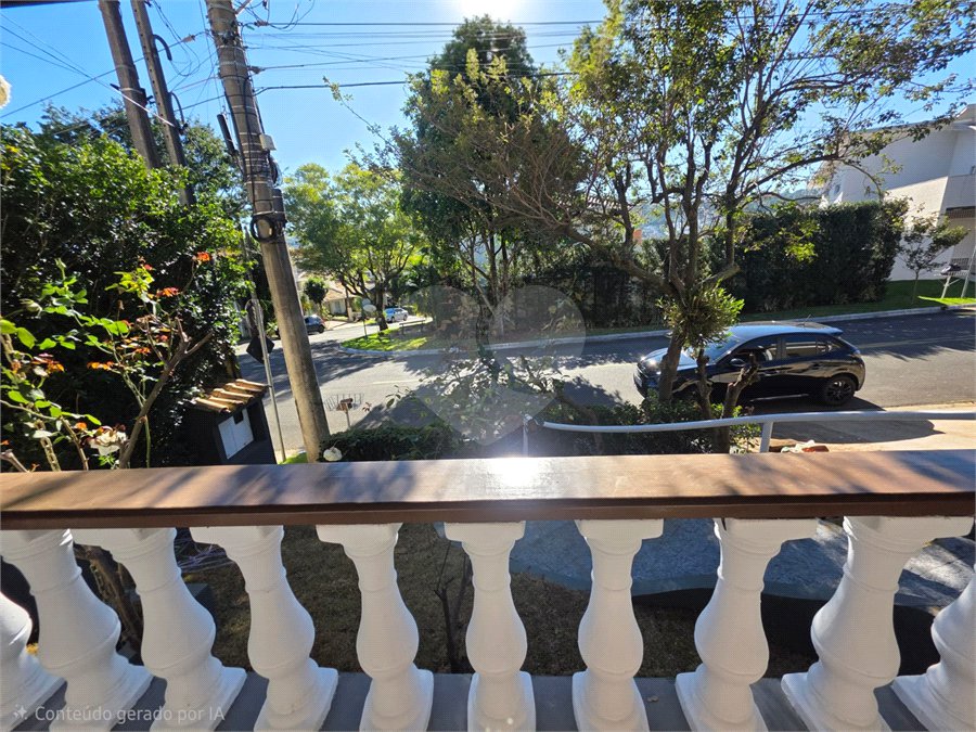 Casa à venda com 3 quartos, sendo 1 suíte, no condomínio Residencial Jardim das Palmeiras, Vinhedo - SP