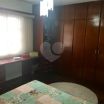 Sobrado à venda com 3 quartos em Vila Galvão, Guarulhos, SP