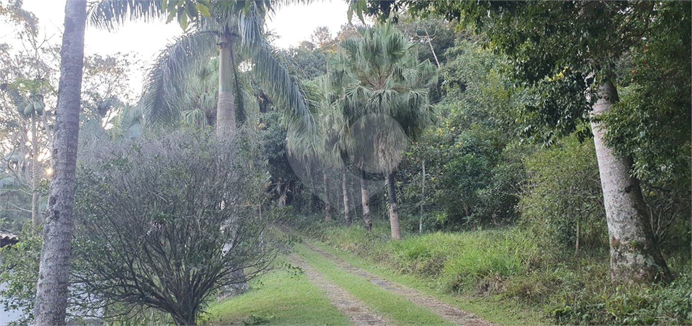 Chácara à venda com 3 quartos, sendo 1 suíte, em Chácaras Copaco, Arujá, SP