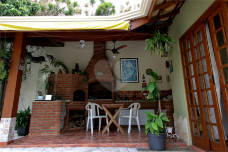 Casa à venda ou para alugar com 3 suítes em Vila Petrópolis, Atibaia, SP
