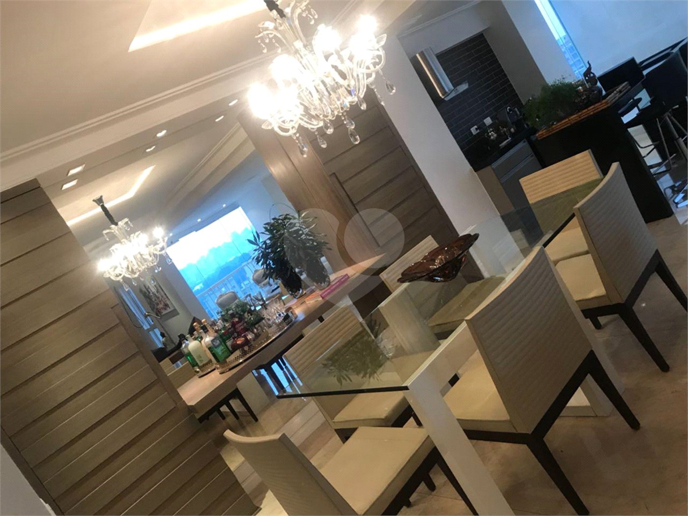 Apartamento à venda com 3 suítes em Moema, São Paulo, SP