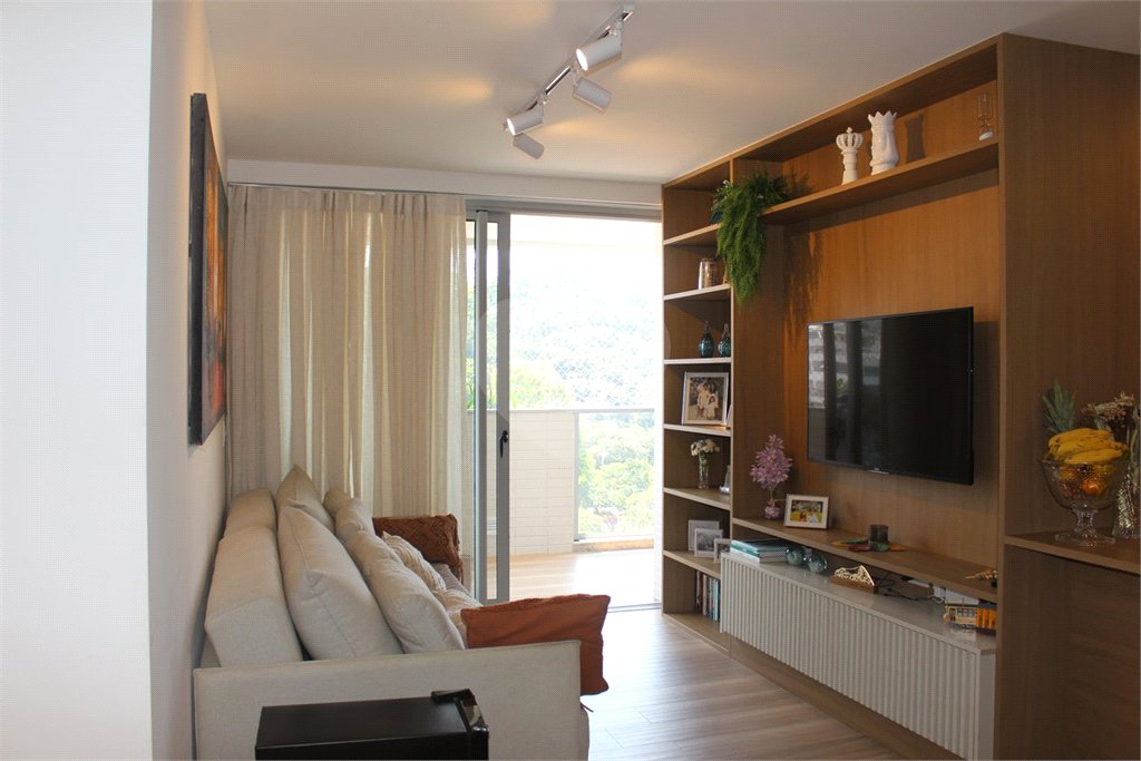 Apartamento à venda com 3 quartos, sendo 1 suíte,  em Botafogo, Rio de Janeiro, RJ