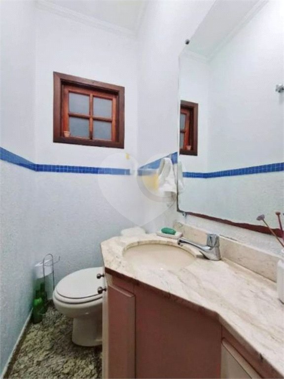 Casa à venda com 3 quartos, sendo 1 suíte, no condomínio Flores de Laet, São Paulo - SP