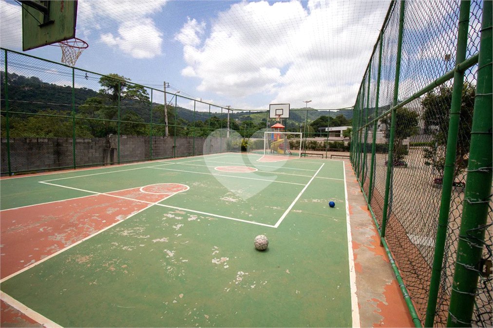 Apartamento à venda com 3 quartos, sendo 1 suíte, em Bairro do Cambará, São Roque, SP