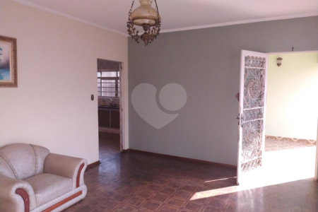 Casa à venda com 2 quartos no Centro, Vinhedo, SP