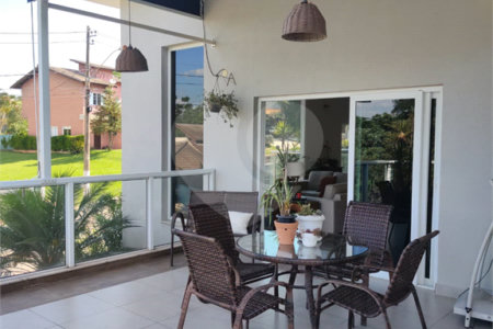 Casa à venda com 3 suítes no condomínio Reserva dos Vinhedos, Louveira - SP