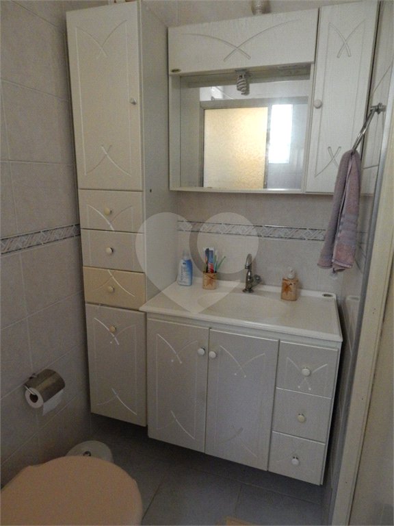 Sobrado à venda com 3 quartos, sendo 1 suíte,  em Parque Maria Domitila, São Paulo, SP