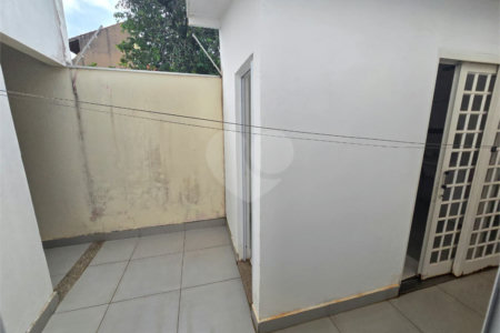 Casa à venda com 4 quartos, sendo 2 suítes,  em Vila Nastri, Itapetininga, SP