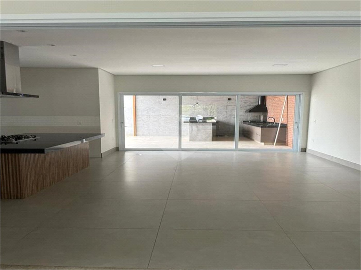 Casa à venda com 3 suítes no condomínio Jardim Residencial Dona Lucilla, Indaiatuba - SP