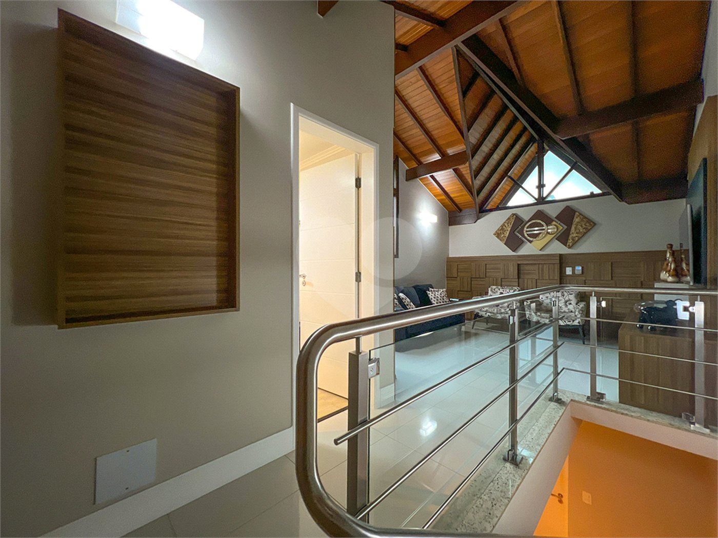 Casa à venda com 4 quartos, sendo 2 suítes,  no condomínio Floradas da Serra, São Paulo - SP