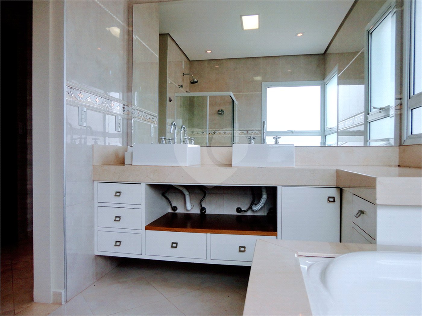 Casa à venda com 3 suítes no condomínio Residencial Jardim América, Vinhedo - SP