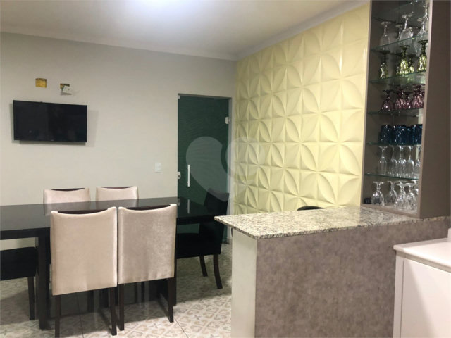 Sobrado à venda com 3 quartos, sendo 1 suíte,  em Vila Tibiriçá, Santo André, SP