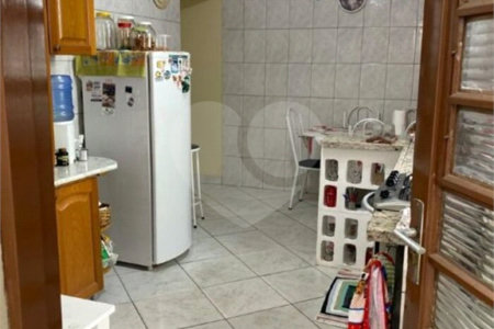 Casa de Vila à venda com 2 quartos, sendo 1 suíte, em Jardim Karolyne, Votorantim, SP