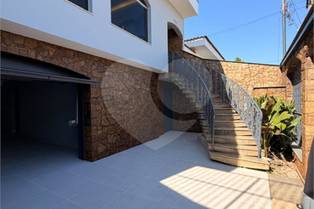 Casa à venda com 5 quartos, sendo 4 suítes, em Vila Rosália, Guarulhos, SP