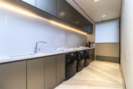 Apartamento à venda com 4 suítes em Jardim Guedala, São Paulo, SP