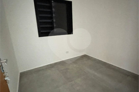 Casa à venda com 3 quartos, sendo 1 suíte, no condomínio Residencial Calegari, São Paulo - SP