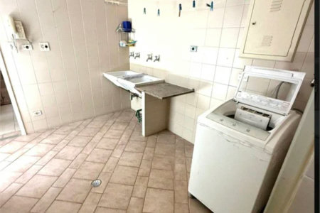 Casa à venda com 5 quartos, sendo 3 suítes,  em Jardim Leonor, São Paulo, SP